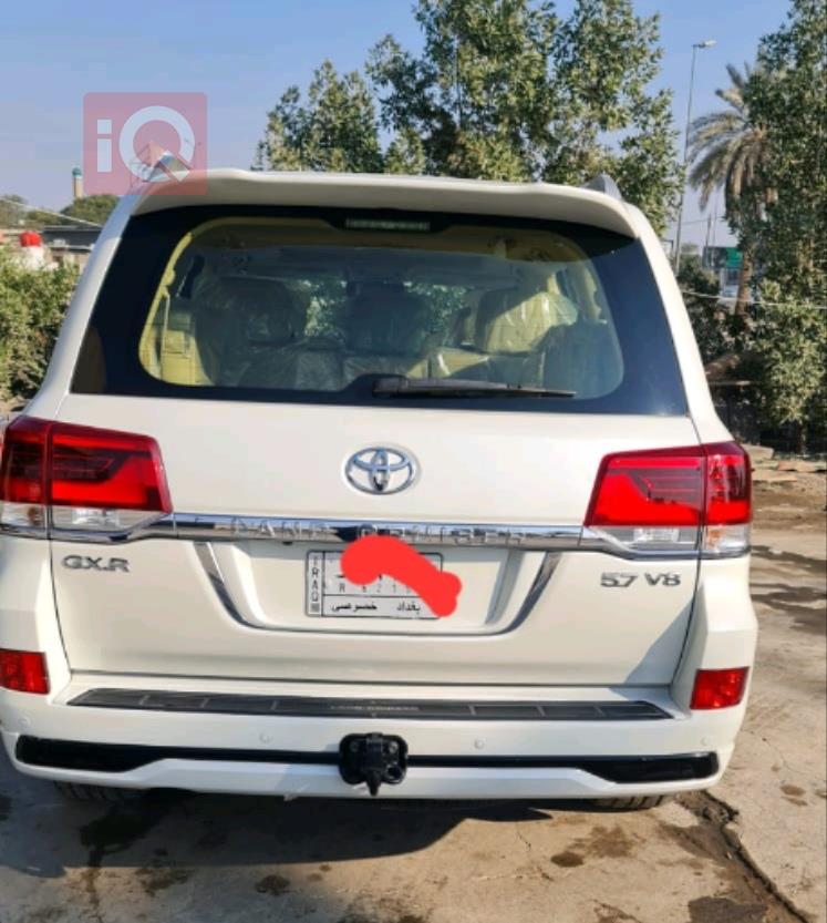 تۆیۆتا لاند کروزەر